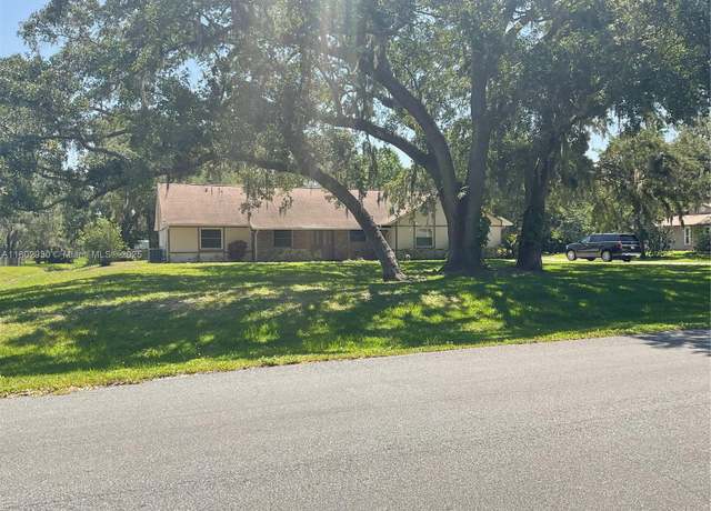 Property at 1725 Tanglewood Dr, Kissimmee, FL 34746, 3 beds, 2 baths