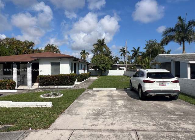 Property at 809 NE 2nd St, Hallandale Beach, FL 33009, 2 beds, 2 baths