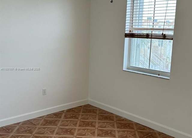 Property at 8680 NW 3rd Ln #303, Miami, FL 33126, 3 beds, 2.5 baths