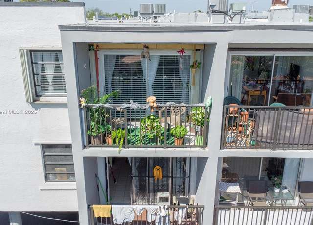 Property at 30 E 39th St #325, Hialeah, FL 33013, 2 beds, 2 baths