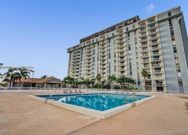 Property at 13499 Biscayne Blvd Ph 1711, North Miami, FL 33181, 1 bed, 1.5 baths