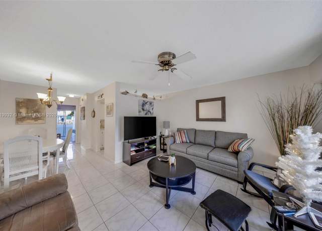 Property at 15610 NE 6th Ave Unit 8D, Miami, FL 33162, 1 bed, 1 bath