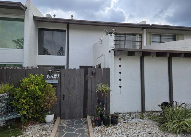 Property at 6529 SW 113th Ave #6529, Miami, FL 33173, 3 beds, 2 baths