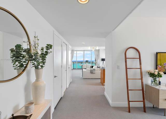 Property at 475 Brickell Ave #5507, Miami, FL 33131, 1 bed, 1 bath