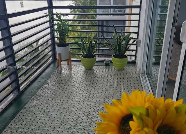Property at 1075 NE Miami Gardens Dr #708, Miami, FL 33179, 1 bed, 1 bath