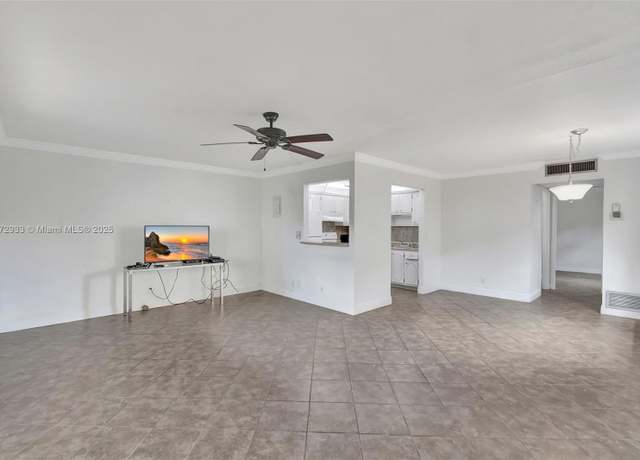 Property at 71 Saxony B #71, Delray Beach, FL 33446, 1 bed, 1.5 baths