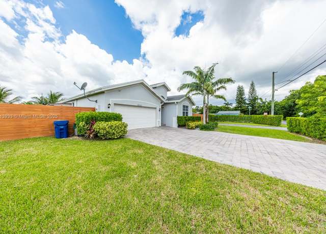Property at 30600 SW 193rd Ave, Homestead, FL 33030, 4 beds, 2 baths