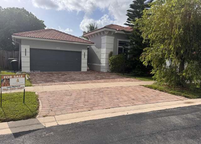 Property at 1281 NE 41st Pl, Homestead, FL 33033, 4 beds, 2 baths