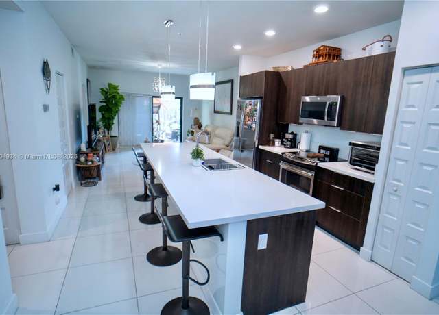 Property at 7805 NW 104th Ave, Doral, FL 33178, 2 beds, 2 baths