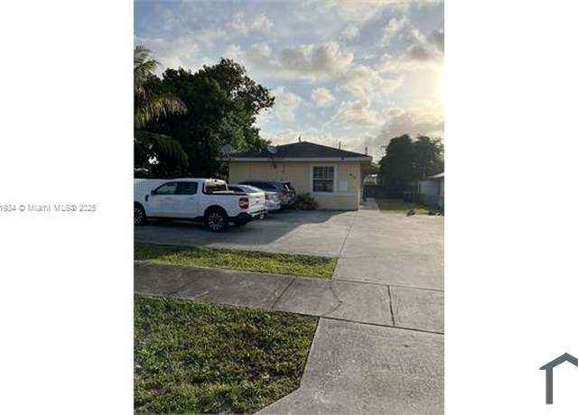 Property at 415 N 60th Way, Hollywood, FL 33024, 10 beds, 6 baths