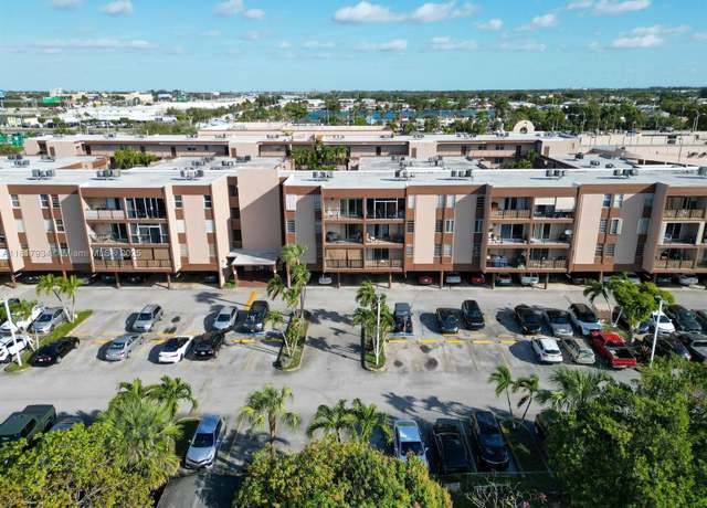 Property at 1900 W 68th St Unit C102, Hialeah, FL 33014, 1 bed, 1.5 baths