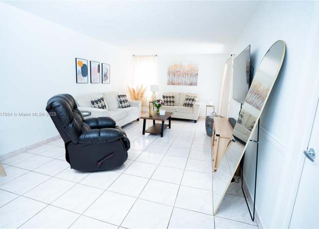 Property at 1900 W 68th St Unit C102, Hialeah, FL 33014, 1 bed, 1.5 baths