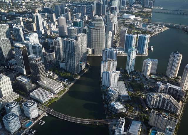 Property at 300 Biscayne Blvd Way #2607, Miami, FL 33131, 3 beds, 2.5 baths