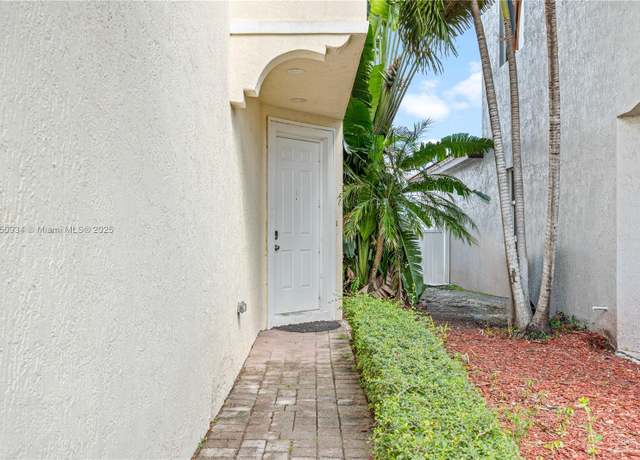 Property at 3911 NE 13th Dr, Homestead, FL 33033, 3 beds, 2 baths