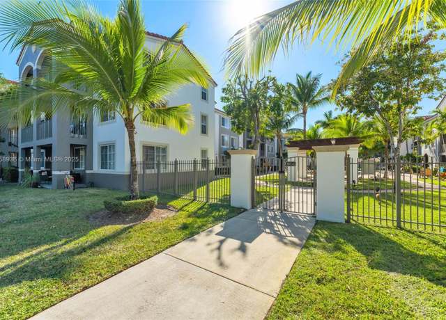 Property at 6831 SW 44th St #112, Miami, FL 33155, 3 beds, 2 baths