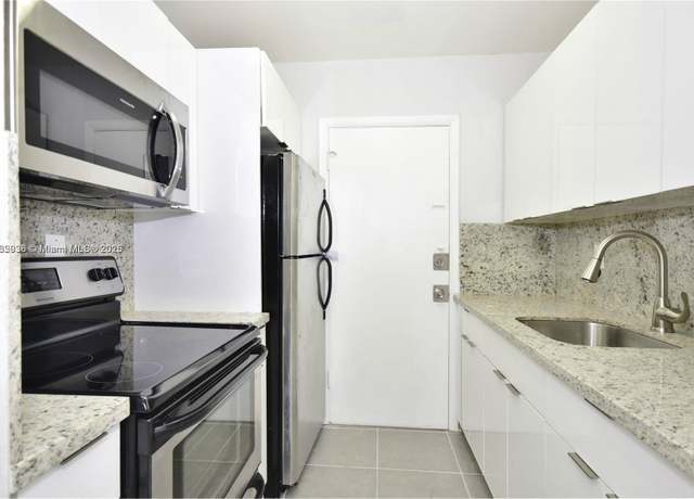 Property at 13201 Memorial Hwy, North Miami, FL 33161, 24 beds, 28 baths
