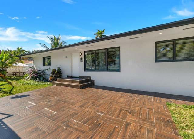 Property at 246 NW 82nd Ter, Miami, FL 33150, 5 beds, 2 baths