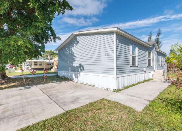 Property at 21661 NW 8th Ct, Pembroke Pines, FL 33029, 3 beds, 2 baths