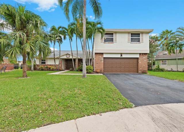 Property at 14531 Hampton Pl, Davie, FL 33325, 4 beds, 2.5 baths