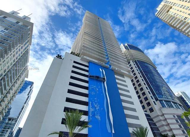 Property at 1200 Brickell Bay Dr #3708, Miami, FL 33131, 1 bed, 1 bath