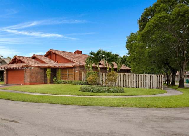 Property at 3440 E Point Dr, Cooper City, FL 33026, 3 beds, 2 baths