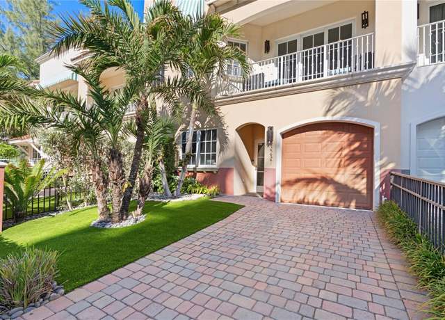 Property at 3237 NE 5th St, Pompano Beach, FL 33062, 3 beds, 2.5 baths