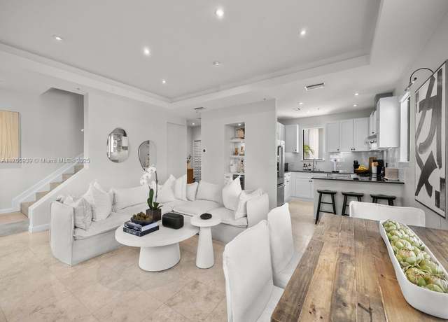 Property at 5864 SW 74th Ter Unit G, South Miami, FL 33143, 3 beds, 2.5 baths