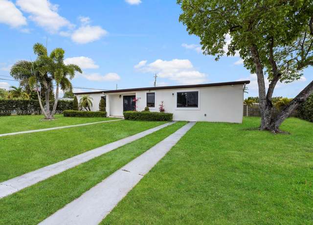 Property at 11420 SW 44th St, Miami, FL 33165, 3 beds, 3 baths