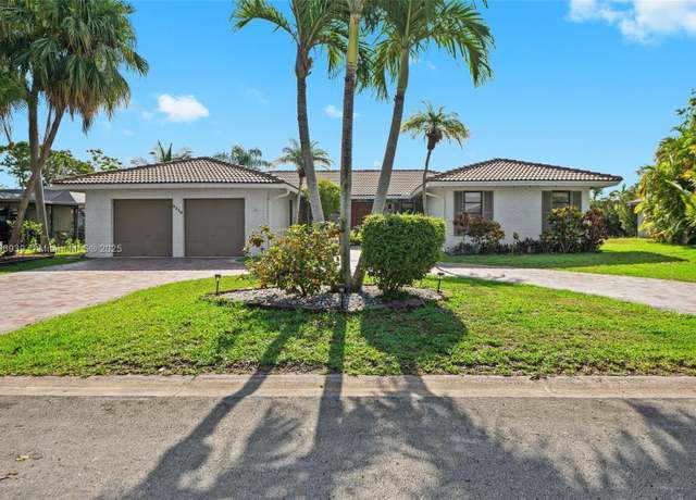 Property at 3215 NW 114th Ln, Coral Springs, FL 33065, 4 beds, 2.5 baths