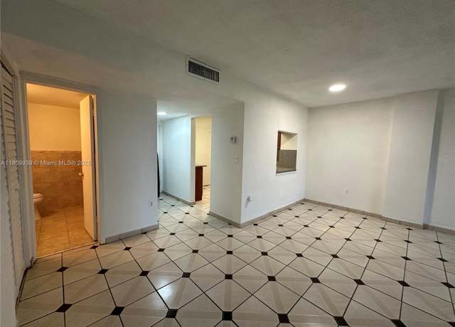 Property at 1130 11th St Unit 4J, Miami Beach, FL 33139, 1 bed, 1.5 baths