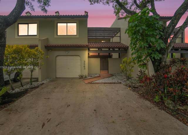 Property at 3643 Estepona Ave Unit B28-A, Doral, FL 33178, 3 beds, 2.5 baths