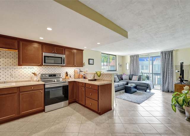 Property at 7100 NW 17th St #402, Plantation, FL 33313, 1 bed, 1.5 baths
