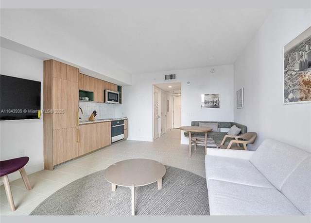 Property at 159 NE 6th St #2903, Miami, FL 33132, 1 bath