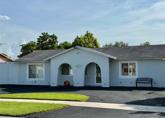 Property at 6553 SW 148th Ct, Miami, FL 33193, 6 beds, 4.5 baths