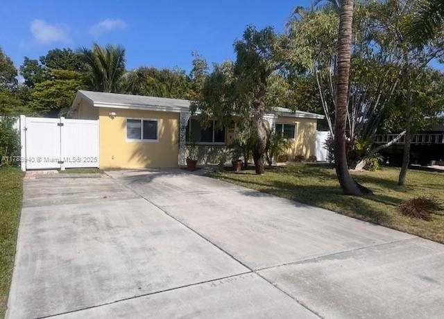 Property at 607 W Perry St, Lantana, FL 33462, 3 beds, 2 baths