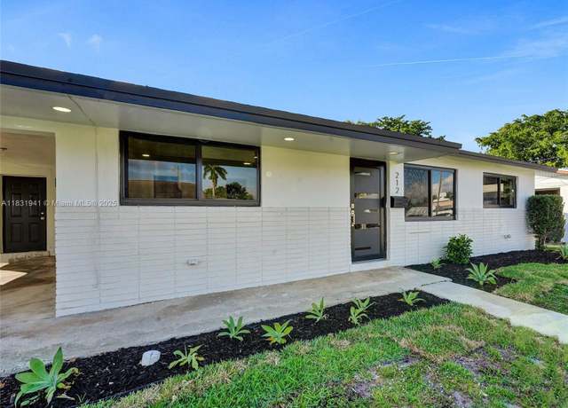Property at 212 SW 11th Ave, Dania Beach, FL 33004, 3 beds, 2 baths