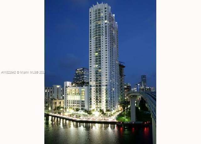 Property at 41 SE 5th St #1305, Miami, FL 33131, 1 bed, 1.5 baths