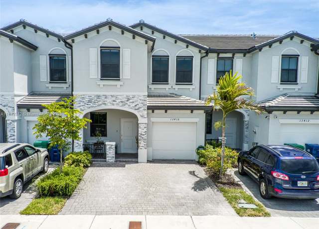Property at 13410 SW 286th St, Homestead, FL 33033, 3 beds, 2.5 baths