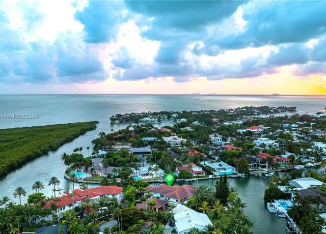 Property at 241 Cape Florida Dr, Key Biscayne, FL 33149, 8 beds, 8.5 baths