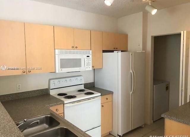 Property at 8040 N Nob Hill Rd #208, Tamarac, FL 33321, 1 bed, 1 bath