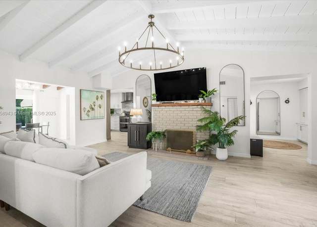 Property at 1606 SE 1st St, Fort Lauderdale, FL 33301, 3 beds, 2 baths