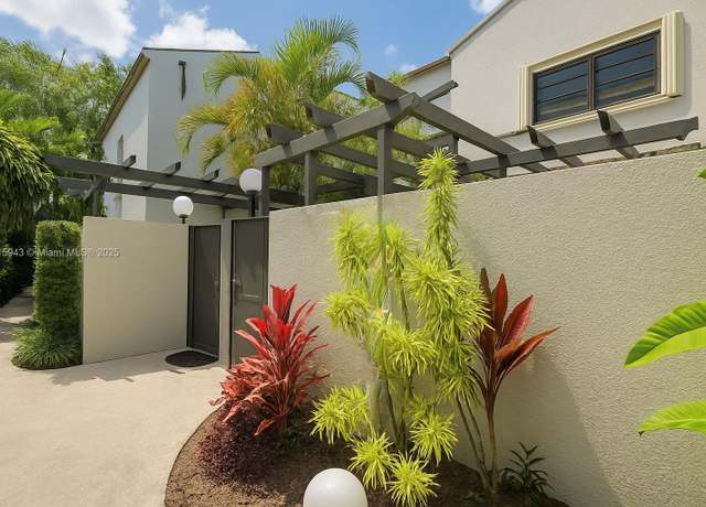 Property at 4700 SW 67th Ave Unit P11, Miami, FL 33155, 3 beds, 2.5 baths