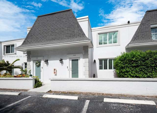 Property at 715 NE 27th Ave, Hallandale Beach, FL 33009, 2 beds, 2.5 baths