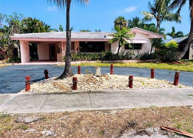 Property at 410 SE 4th Ave, Pompano Beach, FL 33060, 2 beds, 2 baths
