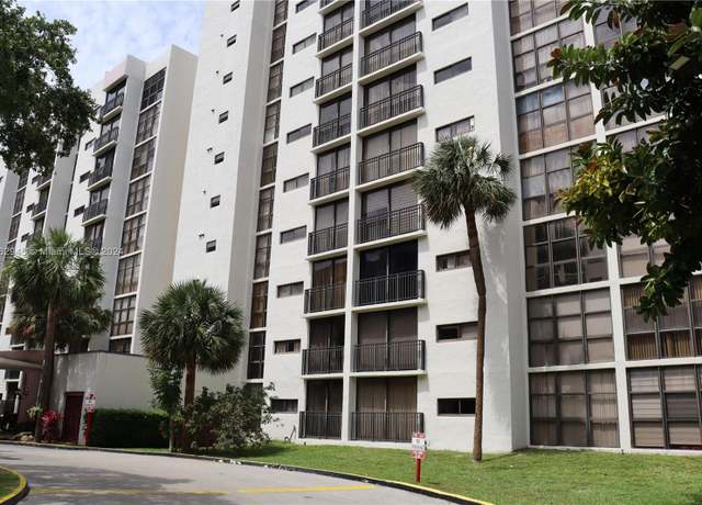 Property at 16919 N Bay Rd #118, Sunny Isles Beach, FL 33160, 1 bed, 1.5 baths