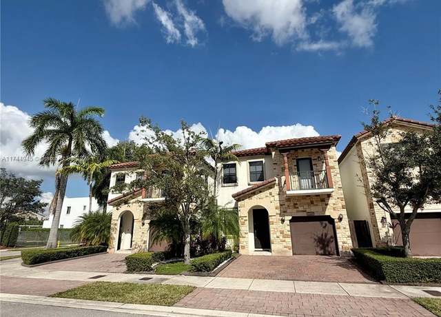 Property at 10369 NW 70th Ln #10369, Doral, FL 33178, 4 beds, 3.5 baths