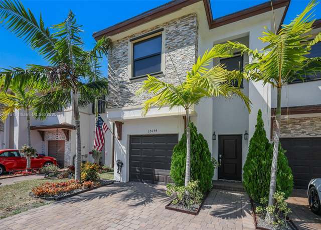 Property at 25074 SW 107th Ct, Homestead, FL 33032, 3 beds, 2.5 baths