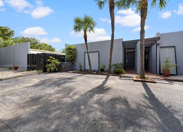 Property at 16380 Briar Patch Pl, Miami Lakes, FL 33014, 3 beds, 2 baths