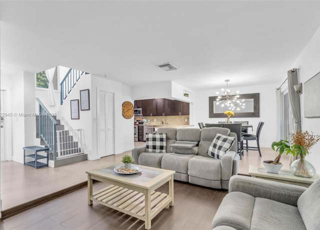 Property at 6728 SW 140th Ct, Miami, FL 33183, 3 beds, 2.5 baths