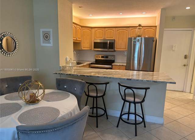 Property at 1520 Mckinley St Unit 103E, Hollywood, FL 33020, 1 bed, 1.5 baths